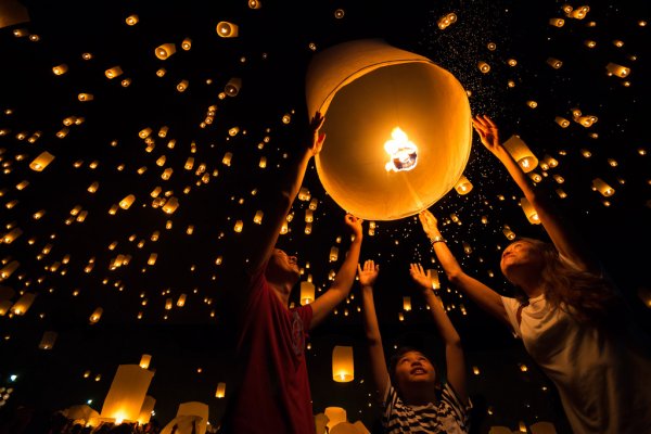 Los globos de cantoya, una tradición asiática de pedir deseos que se volvió popular en mundo. - Globos de Cantoya Colombia