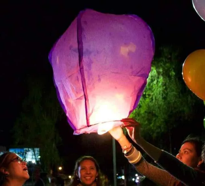 como hacer un globo de cantoya, como se hace un globo de cantoya en colombia, como elevar un globo de cantoya